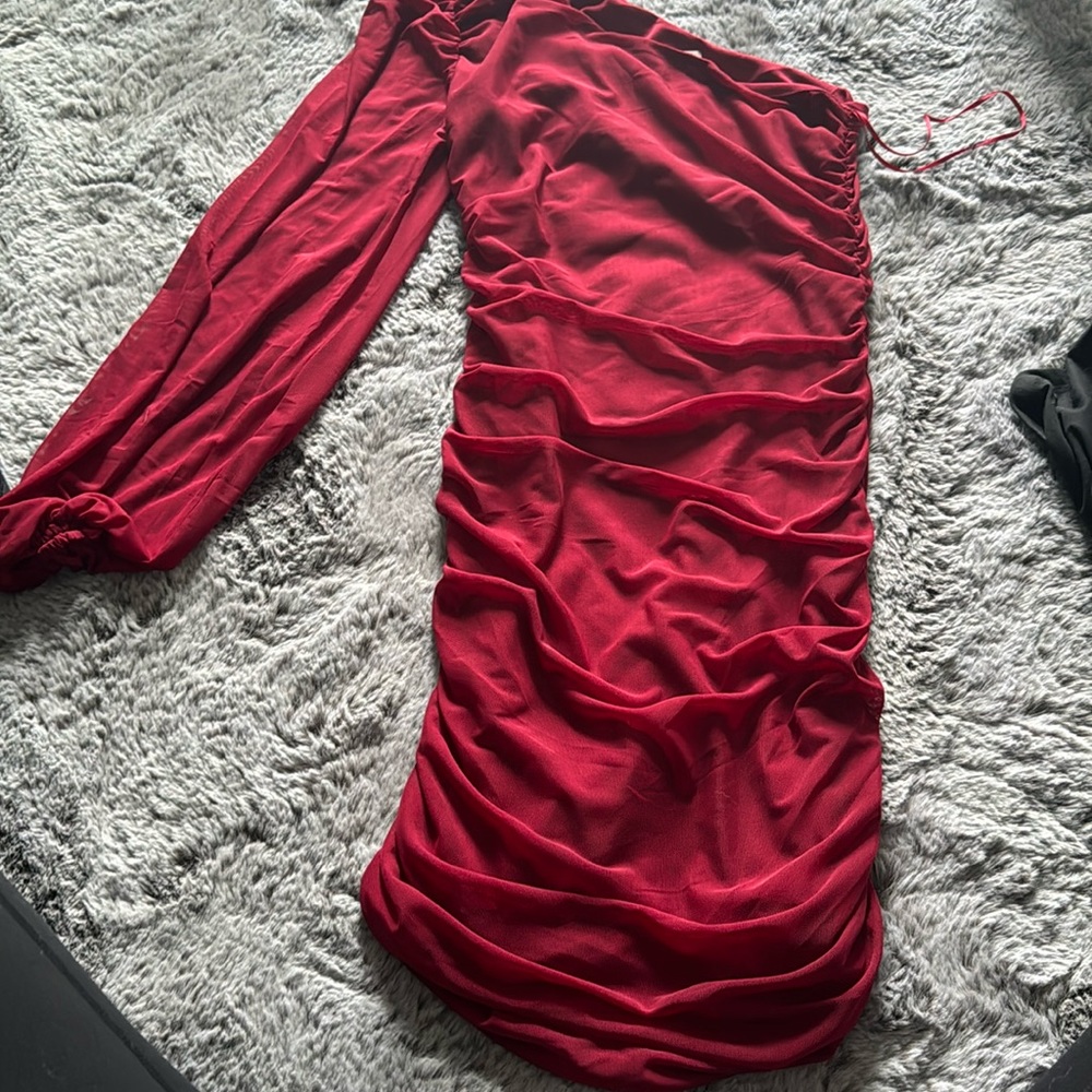Ruched side, maroon dress